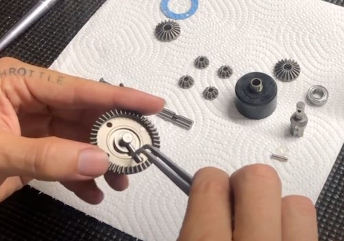 Mugen MBX8 Diff Build Tips with Robert Batlle